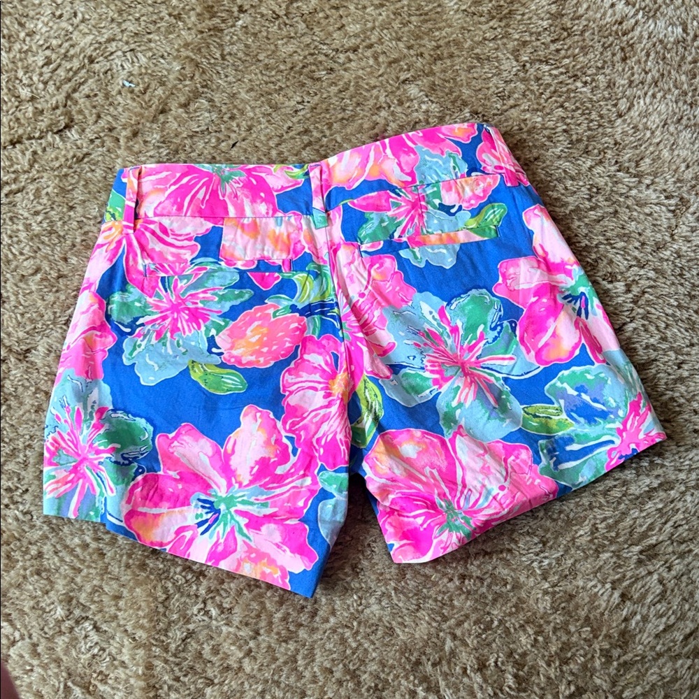 Lilly Pulitzer ladies shorts size 00 - Picture 2 of 3